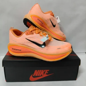 Vomero 18 orange men's sports shoes