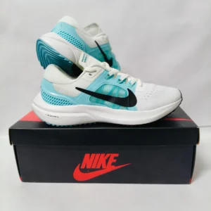 Vomero 15 White/sky blue running shoes